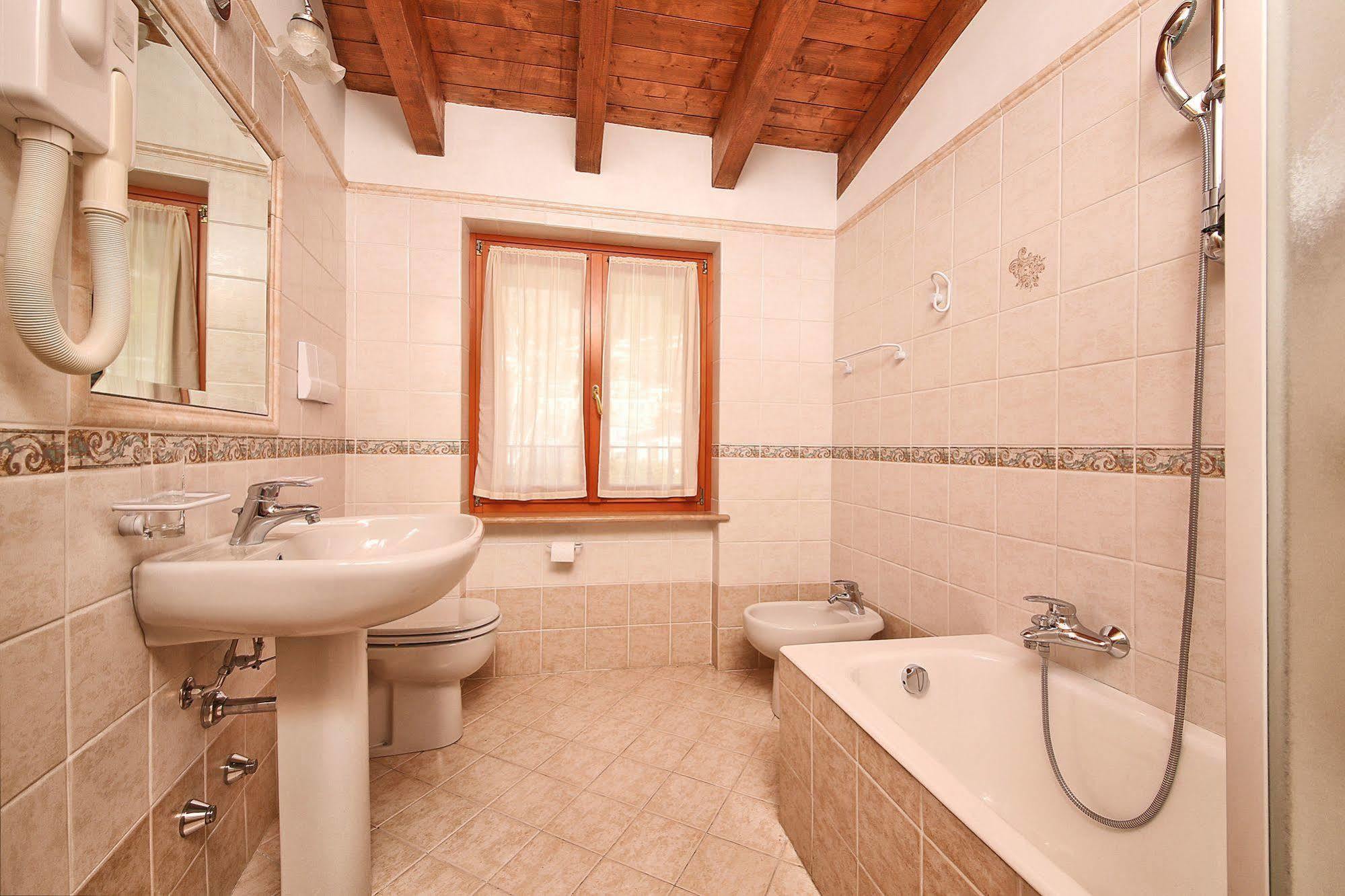 Residence Casa Gardola, Gtsgroup Tignale Exterior foto